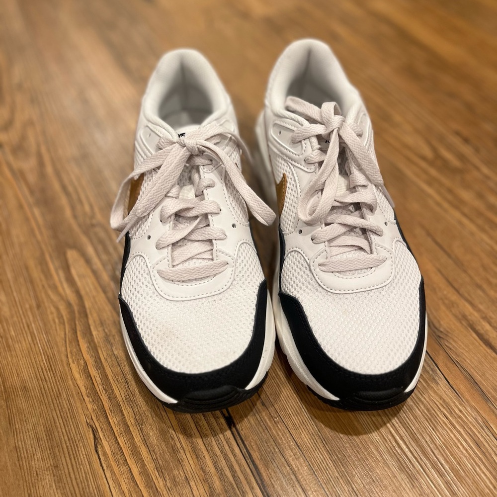 NWOT NEVER WORN Nike Air Max SC SE Trainers size 8
